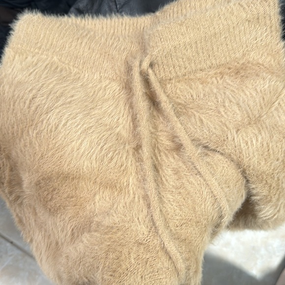 HIDDEN BRAND SHORT FUZZY PANTS. SMALL AND LARGE - Picture 3 of 4